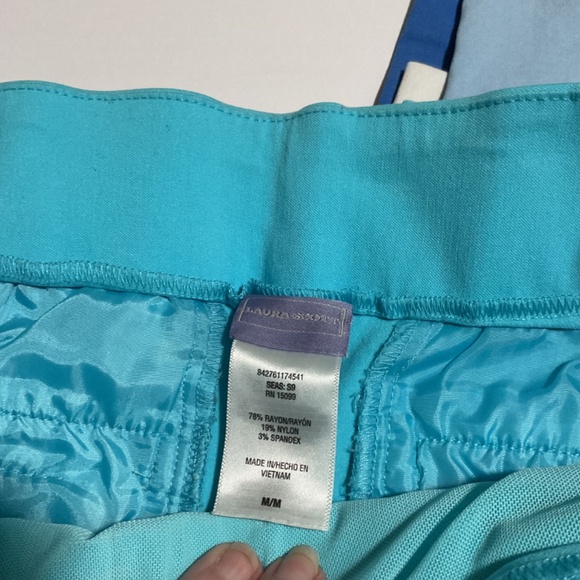 4 PAIR LAURA SCOTT PULL ON BERMUDA’S - Picture 5 of 8